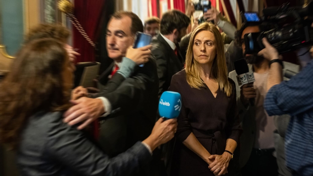 Intimacy 1. Sezon 6. Bölüm izle